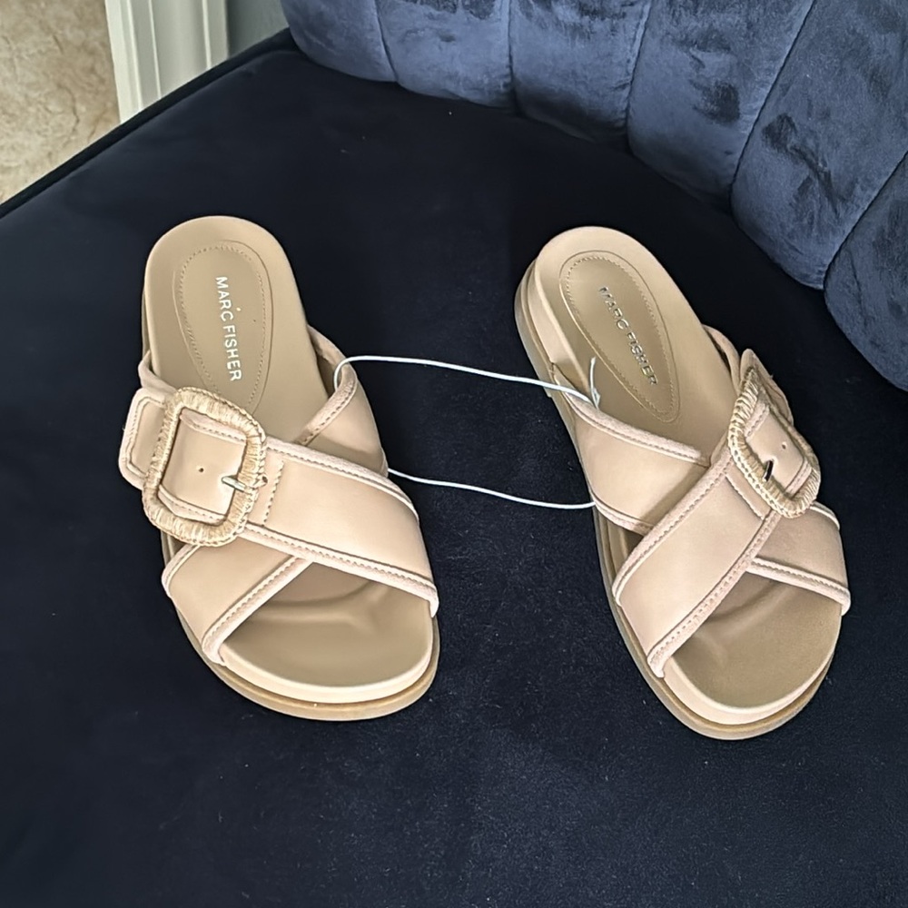 Marc Fisher minimalist nude sandals 6.5